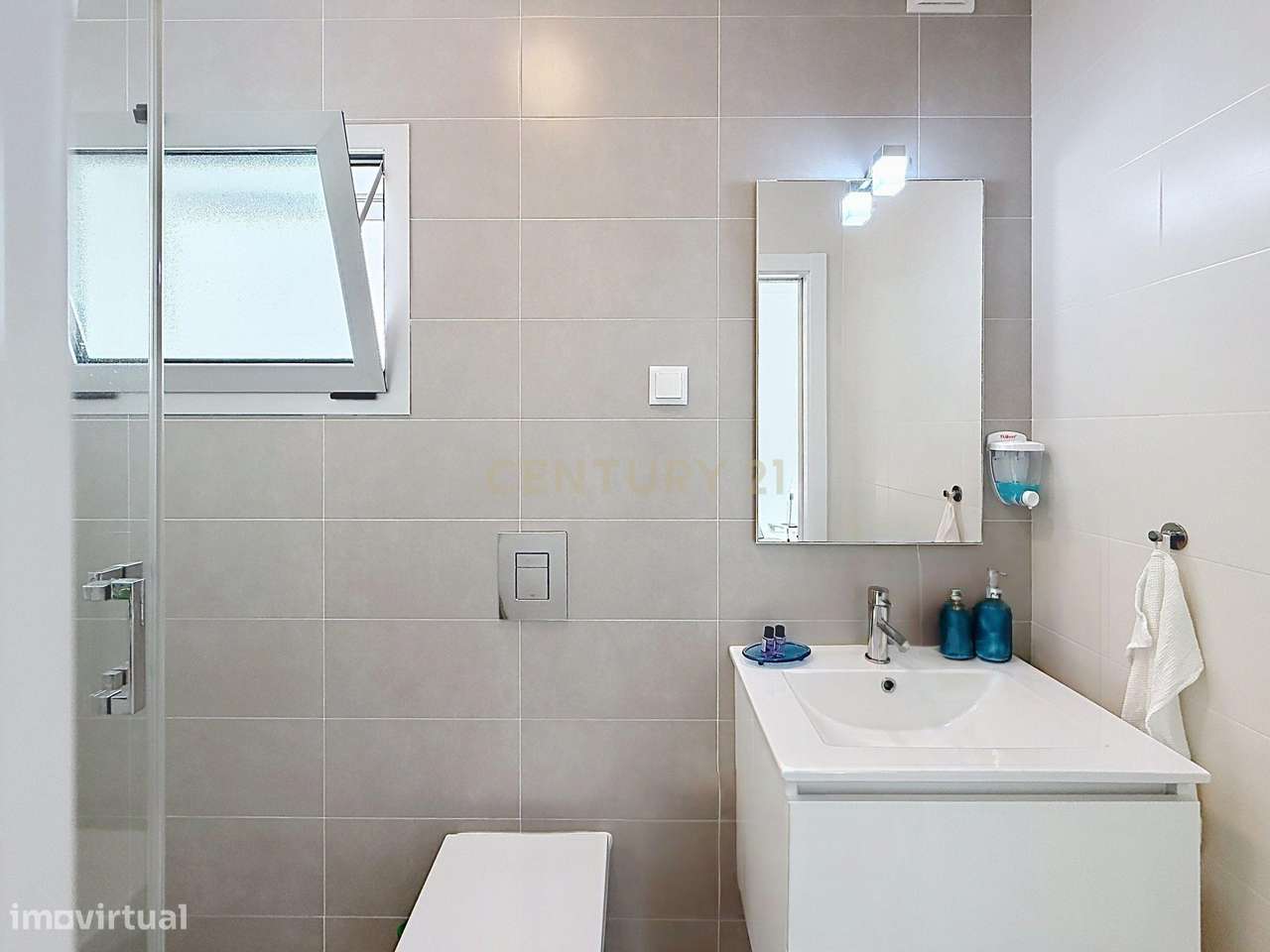 Apartamento T2 em Nazaré, Leiria - Oportunidade Única!-26