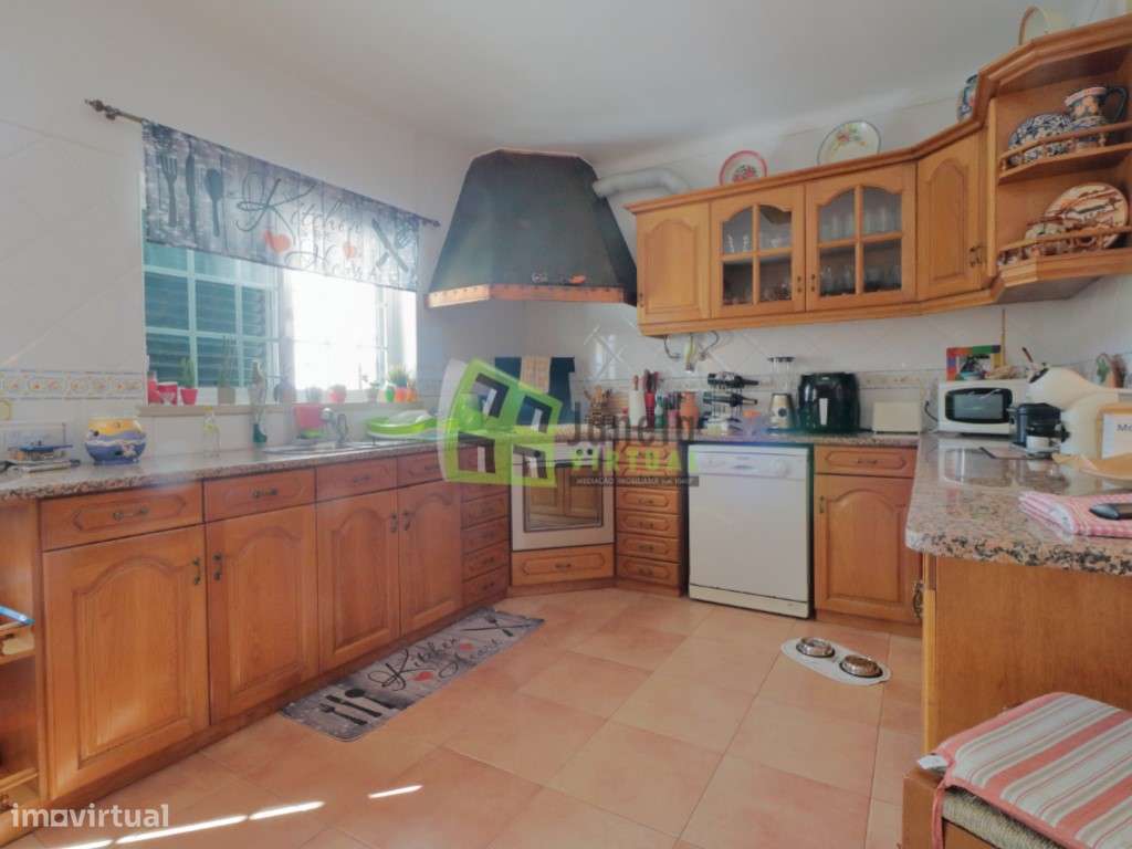 Moradia T4 com Quintal e Garagem - Quinta do Conde-13
