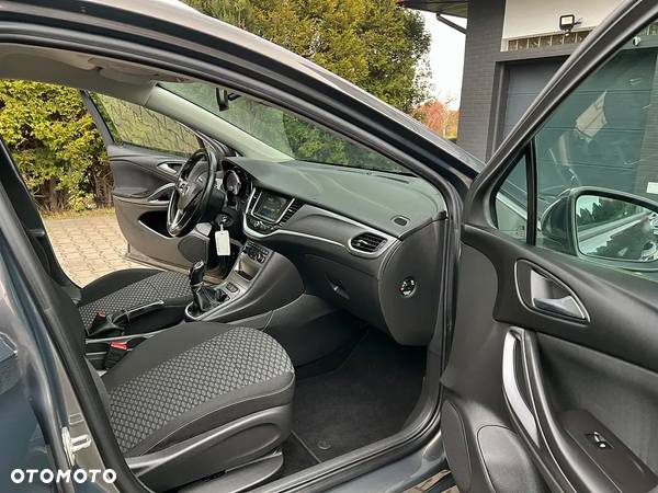 Opel Astra IV 1.6 CDTI Cosmo - 16