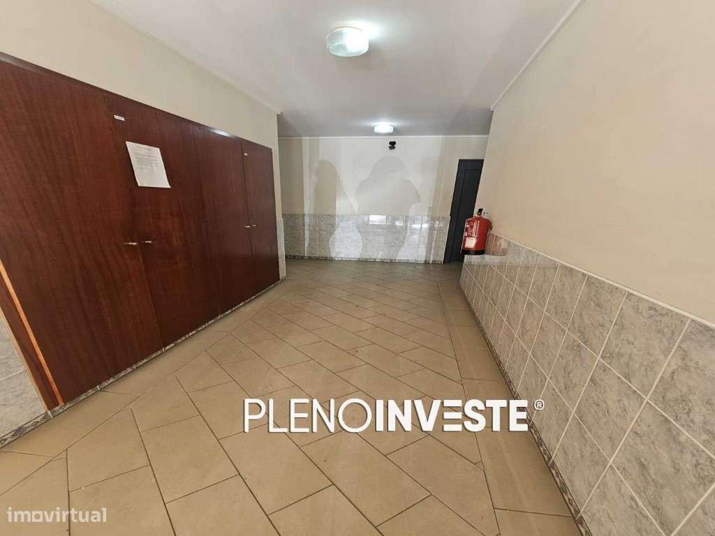 T3 de excelentes áreas com parqueamento no Barreiro-11