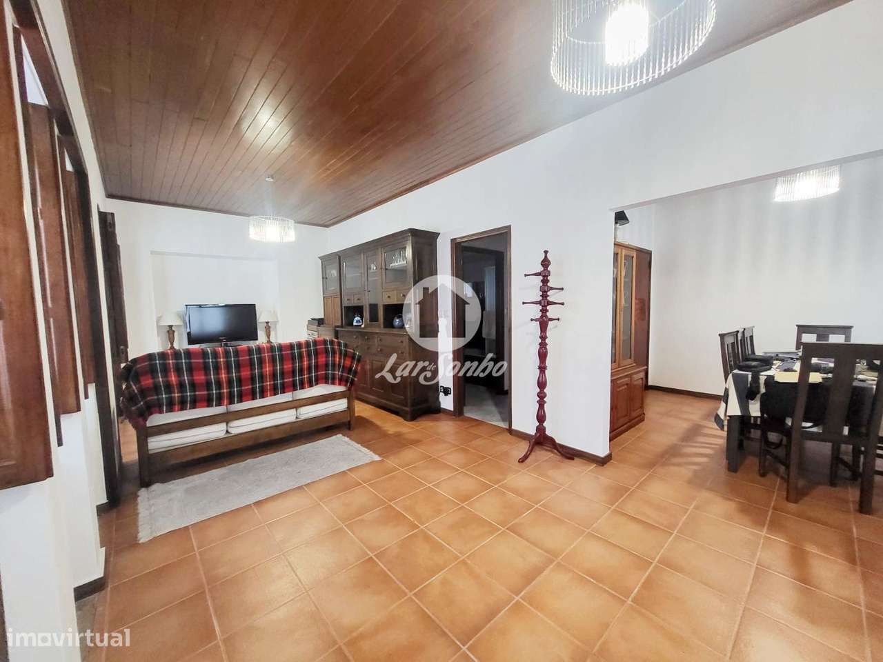 Moradia T6 Remodelada com Jardim e Churrasqueira a 15 Min de Viana ... - Grande imagem: 5/20