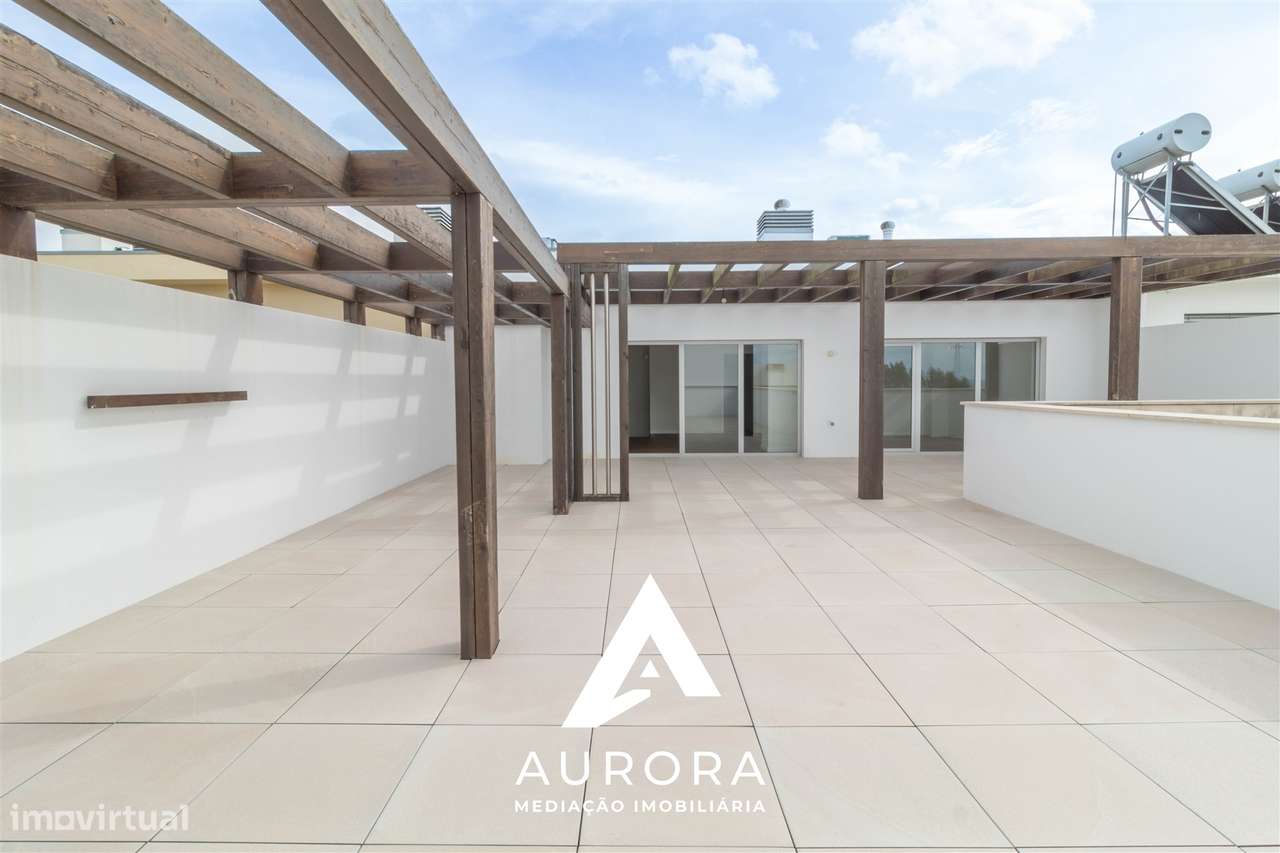 APARTAMENTO T4 DUPLEX TERRAÇO COM 89M2 VISTA MAR - Grande imagem: 1/41