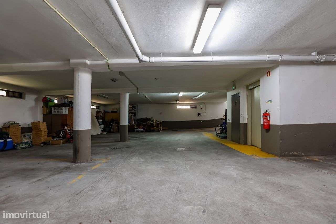 Apartamento T3 C/ Lugar Garagem-25