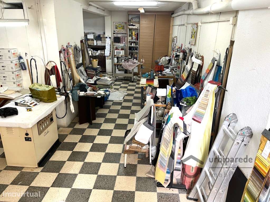 Loja em Oeiras com 400m2, com dois pisos, disponível.-21