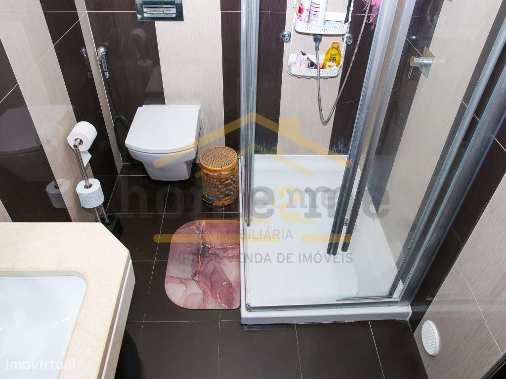 Fantástico Apartamento T3 com box e generosas áreas-23