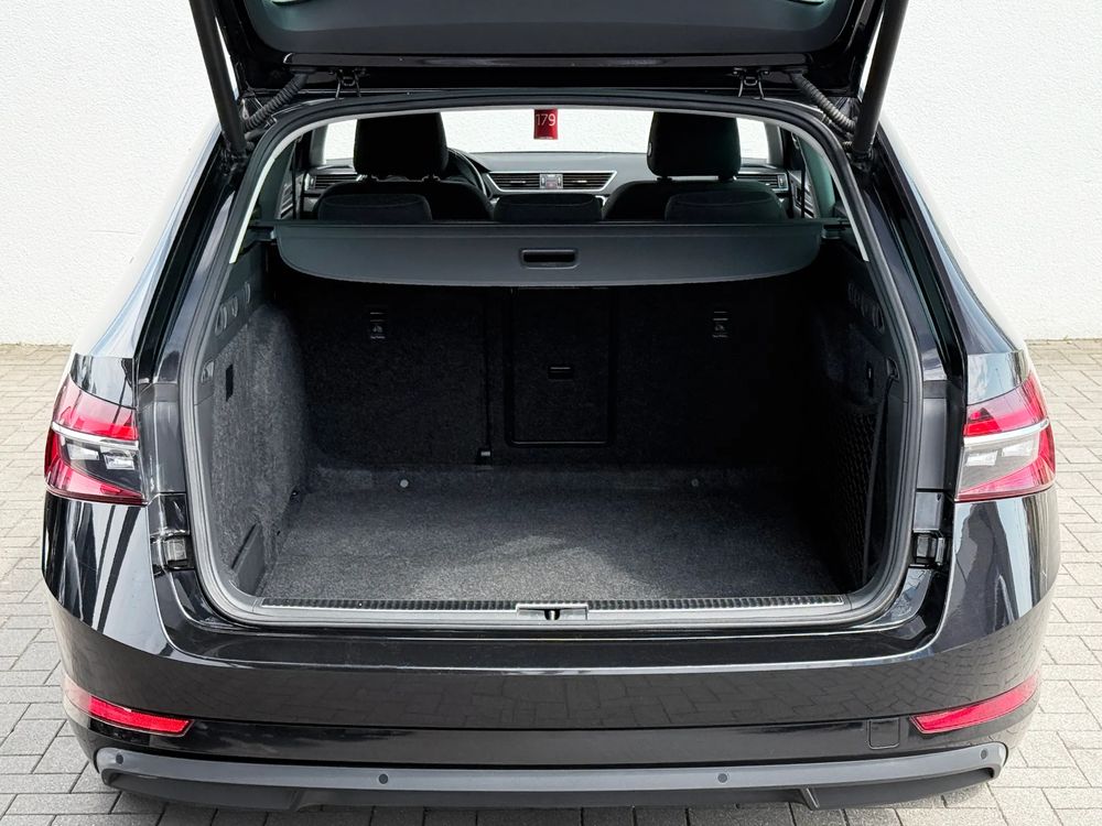 Skoda Superb 2.0 TDI Scr 4X4 Style DSG 2019 — zdjęcie 7