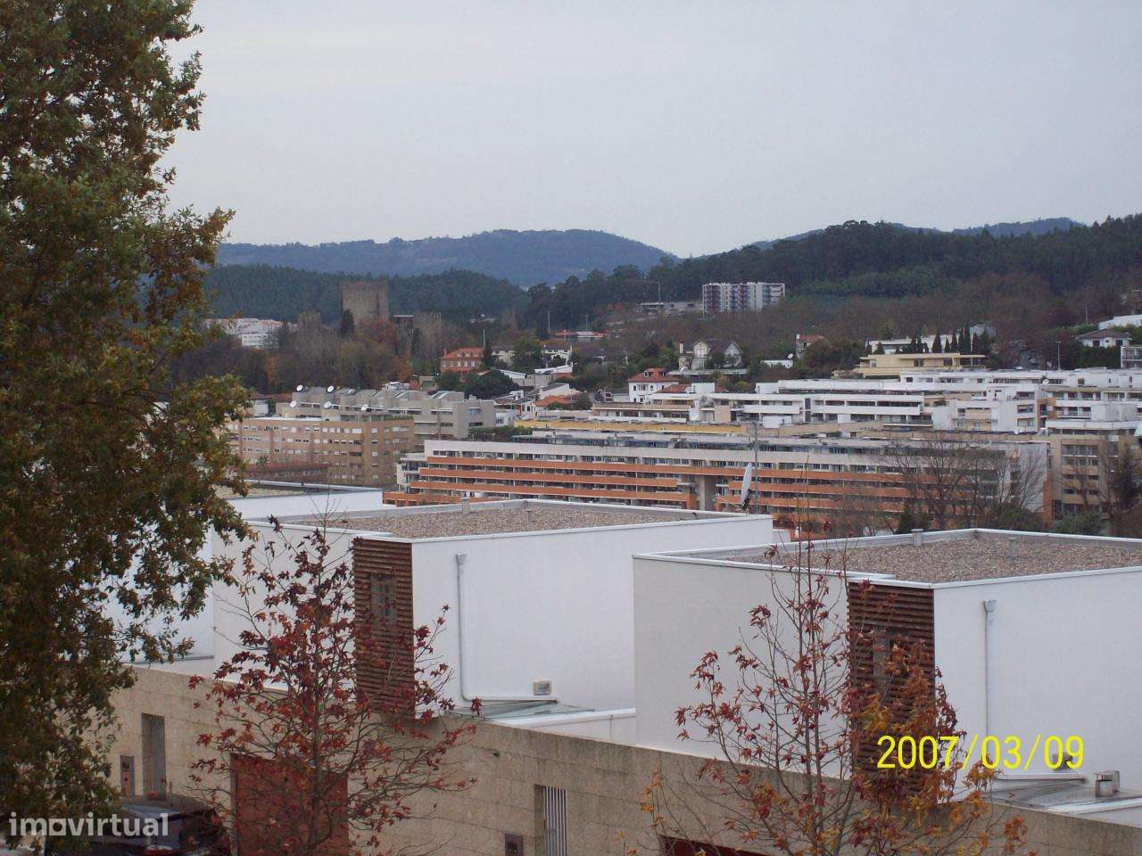 Lote de terreno na Costa.-23