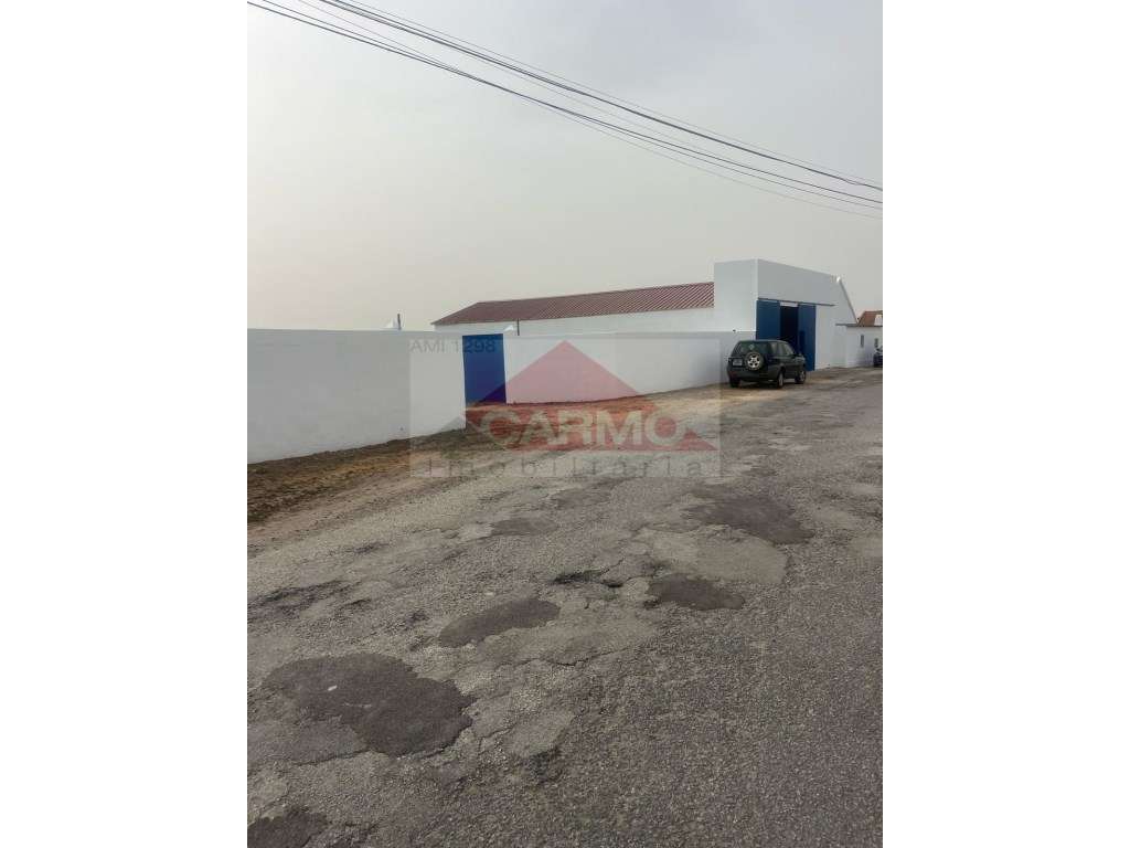 Armazém em Vale Figueira. - Grande imagem: 4/7