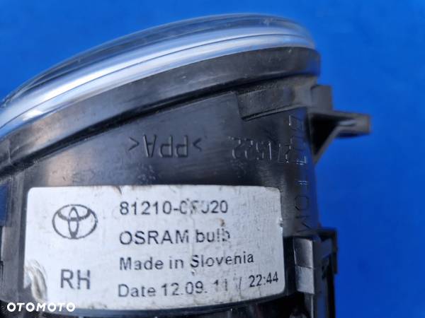 TOYOTA VERSO 09-15 TOYOTA COROLLA VERSO 07-09 HALOGEN PRAWY - 11