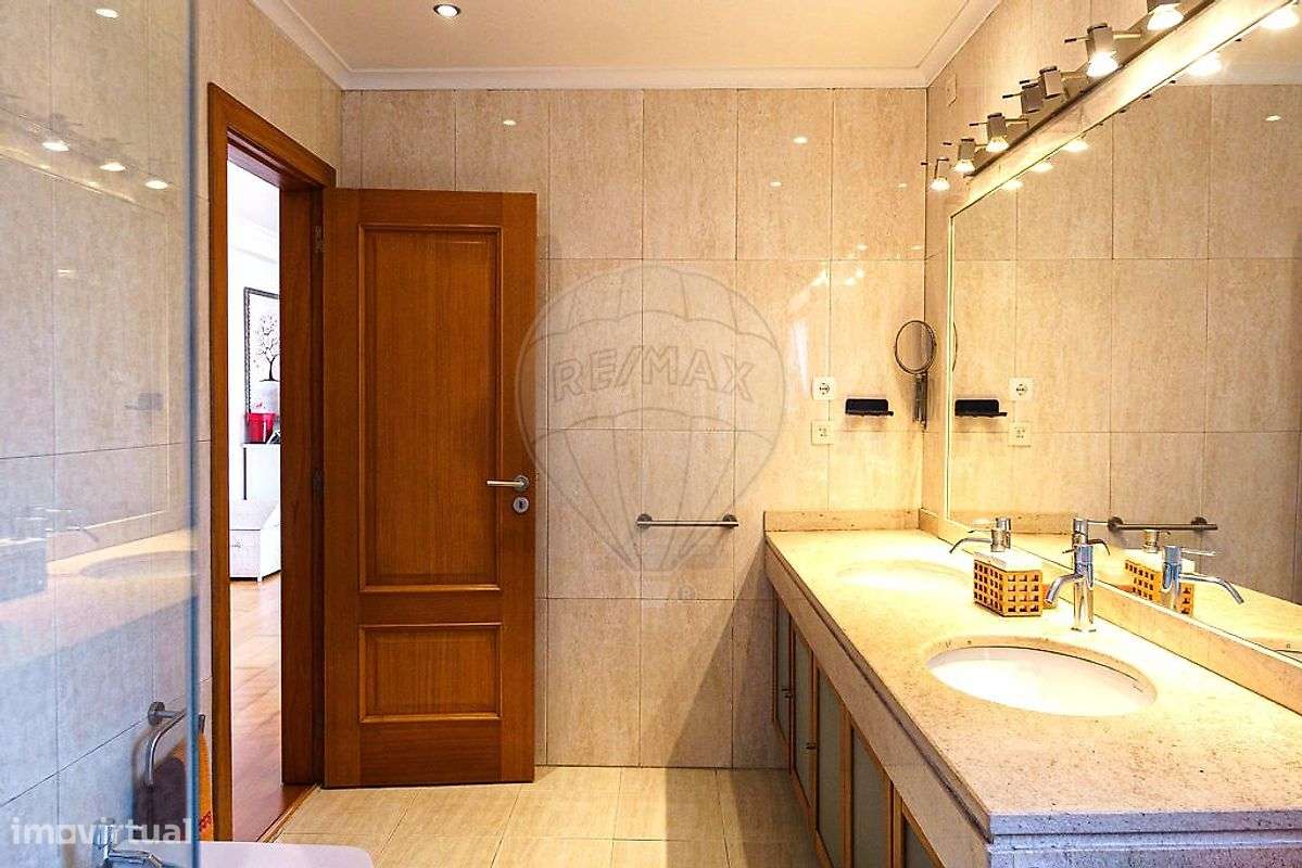 Moradia T4 para venda-20