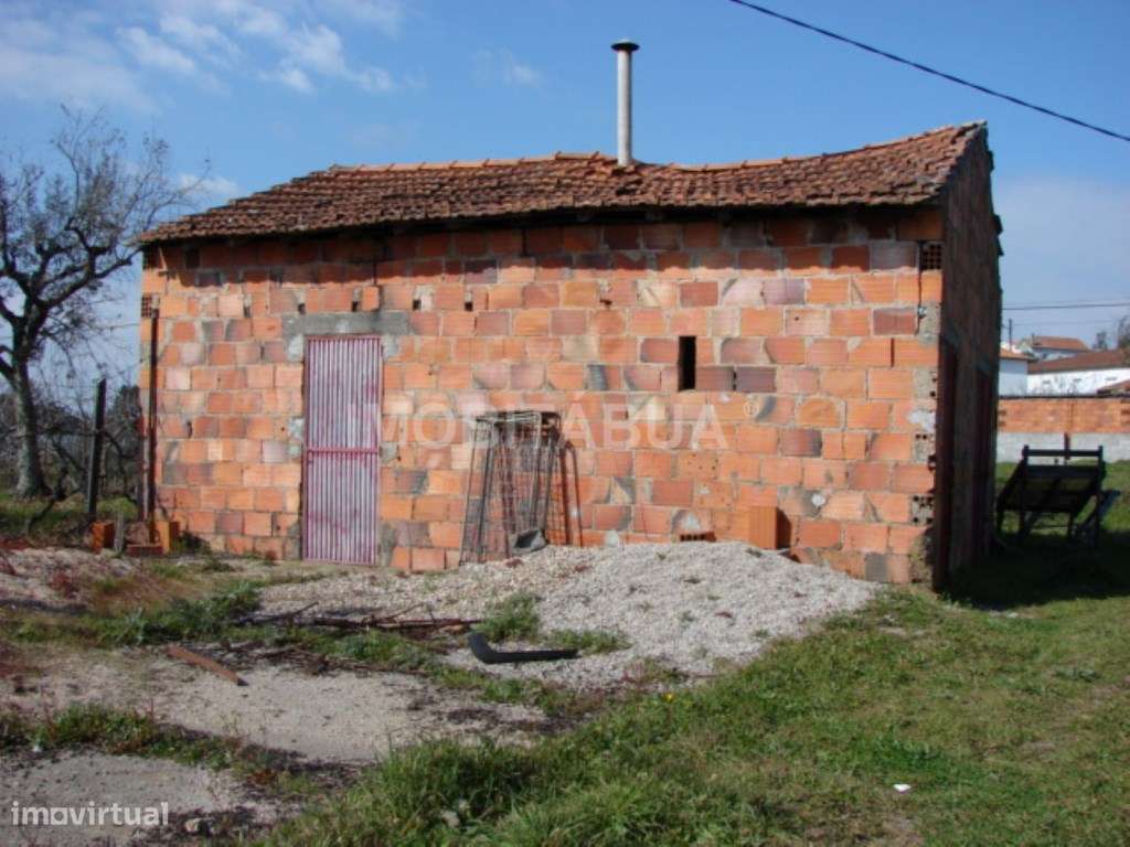 Terreno para construção num artigo urbano, o que significa que é po... - Grande imagem: 4/6