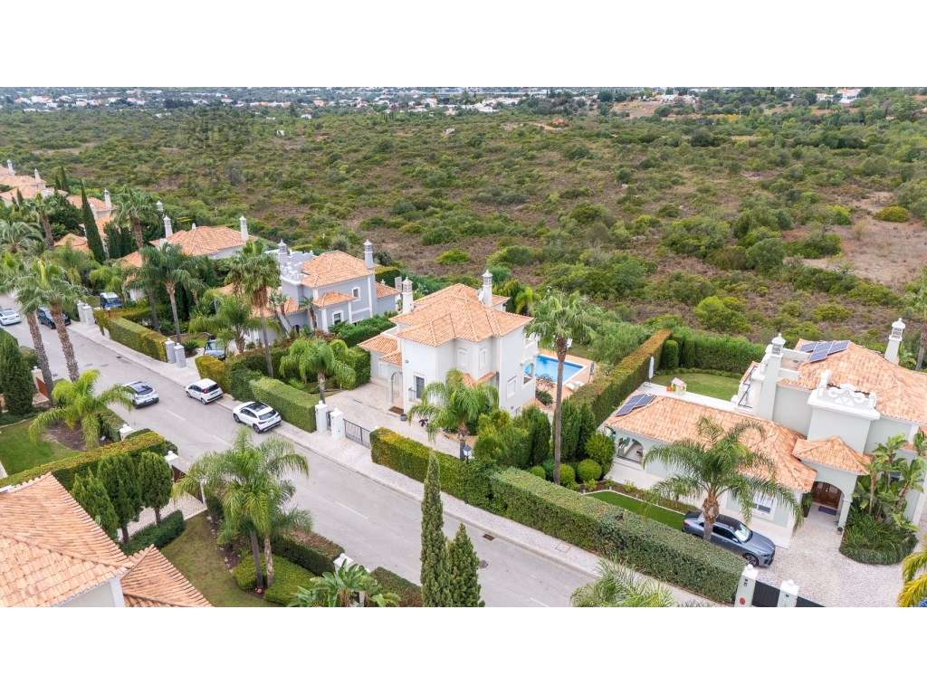 Moradia Bellacrest com 5 Quartos no Condomínio The Crest - Grande imagem: 4/28