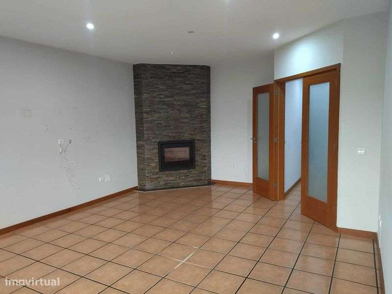 Apartamento T2+1 em Arrifana c/ Lugar de Garagem - Grande imagem: 5/12