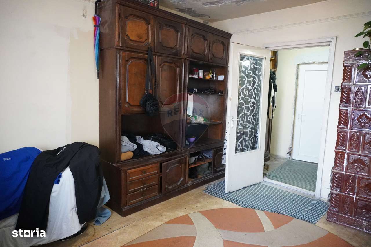 Garsonieră luminoasă și bine compartimentată,-1