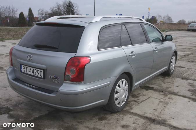 Toyota Avensis 1.8 VVT-i Combi Sol - 5