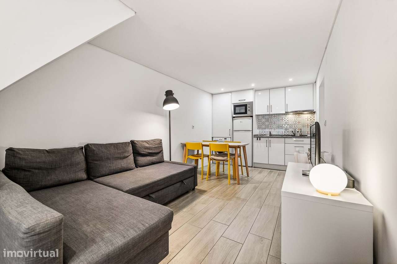 T1 Remodelado na Madragoa - Grande imagem: 2/22