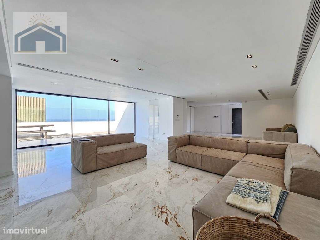 Moradia de Luxo Exclusiva em Apúlia-6