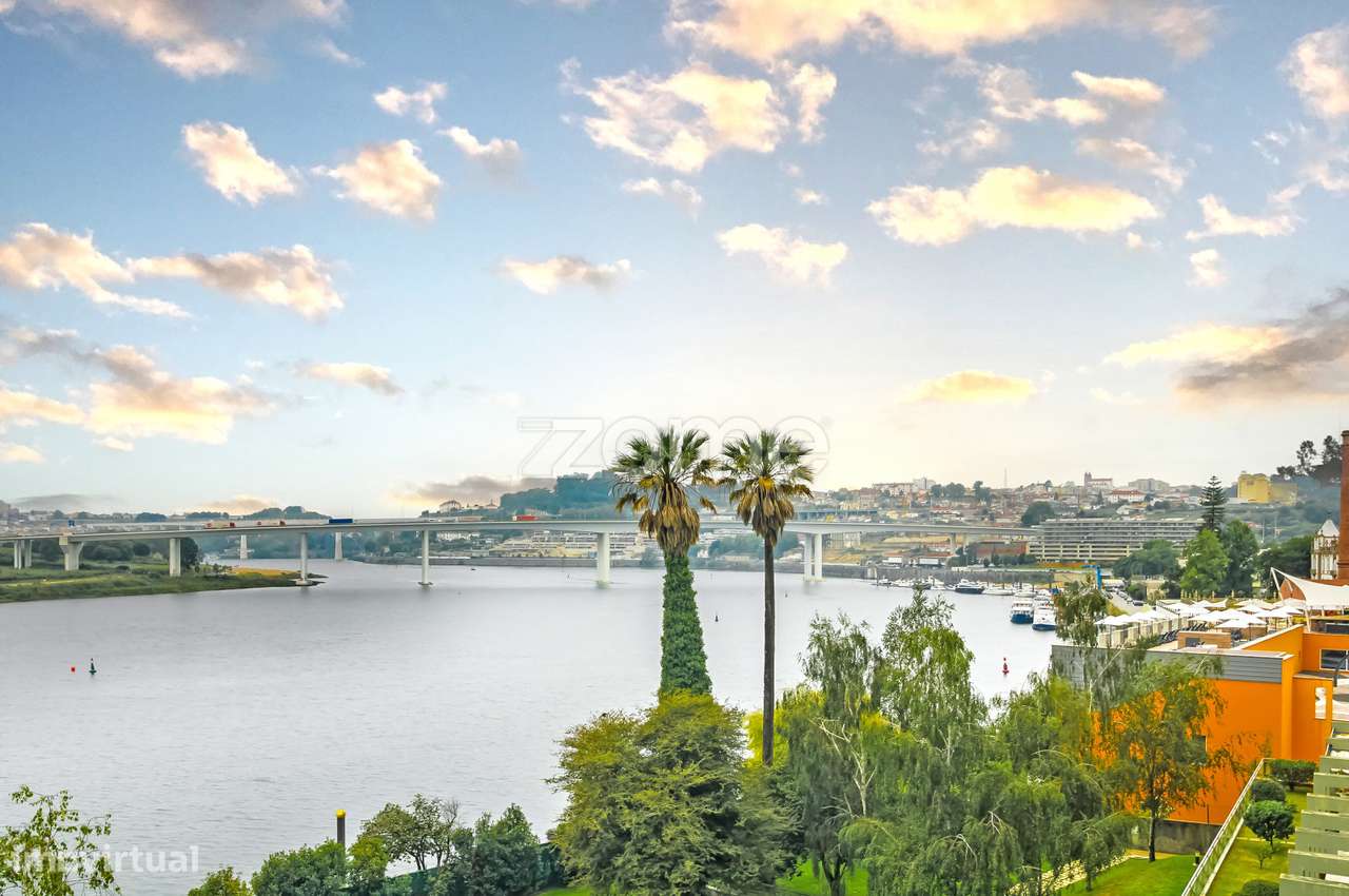 Apartamento T4 - Vista Rio - Piscina - 4 Varandas - Garagem 4 Carros - Grande imagem: 2/60