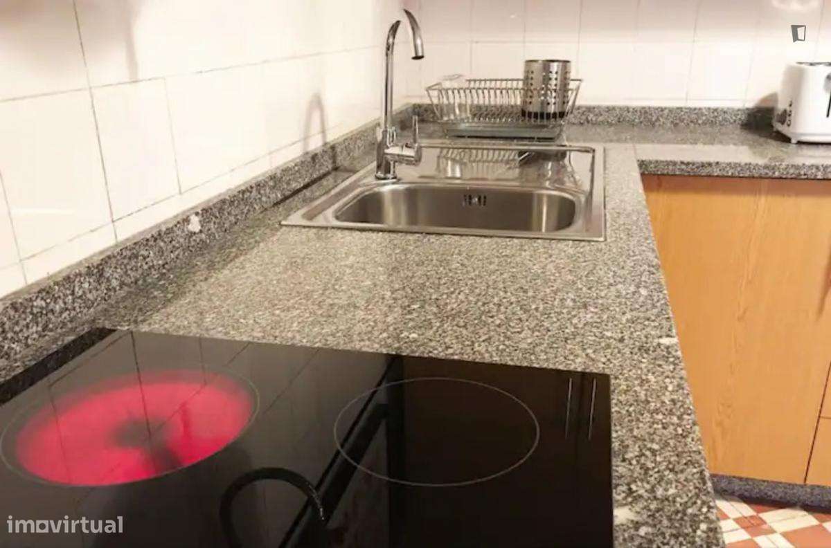 Quarto - localizado em Cedofeita Porto - Grande imagem: 5/10