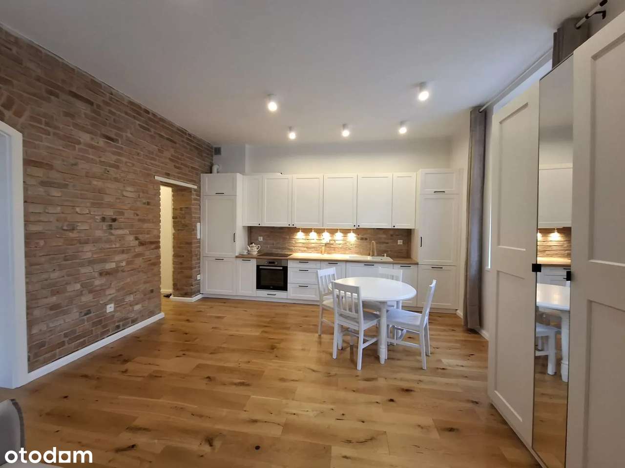 Wyremontowane mieszkanie 37m2 w centrum Chełmna-11