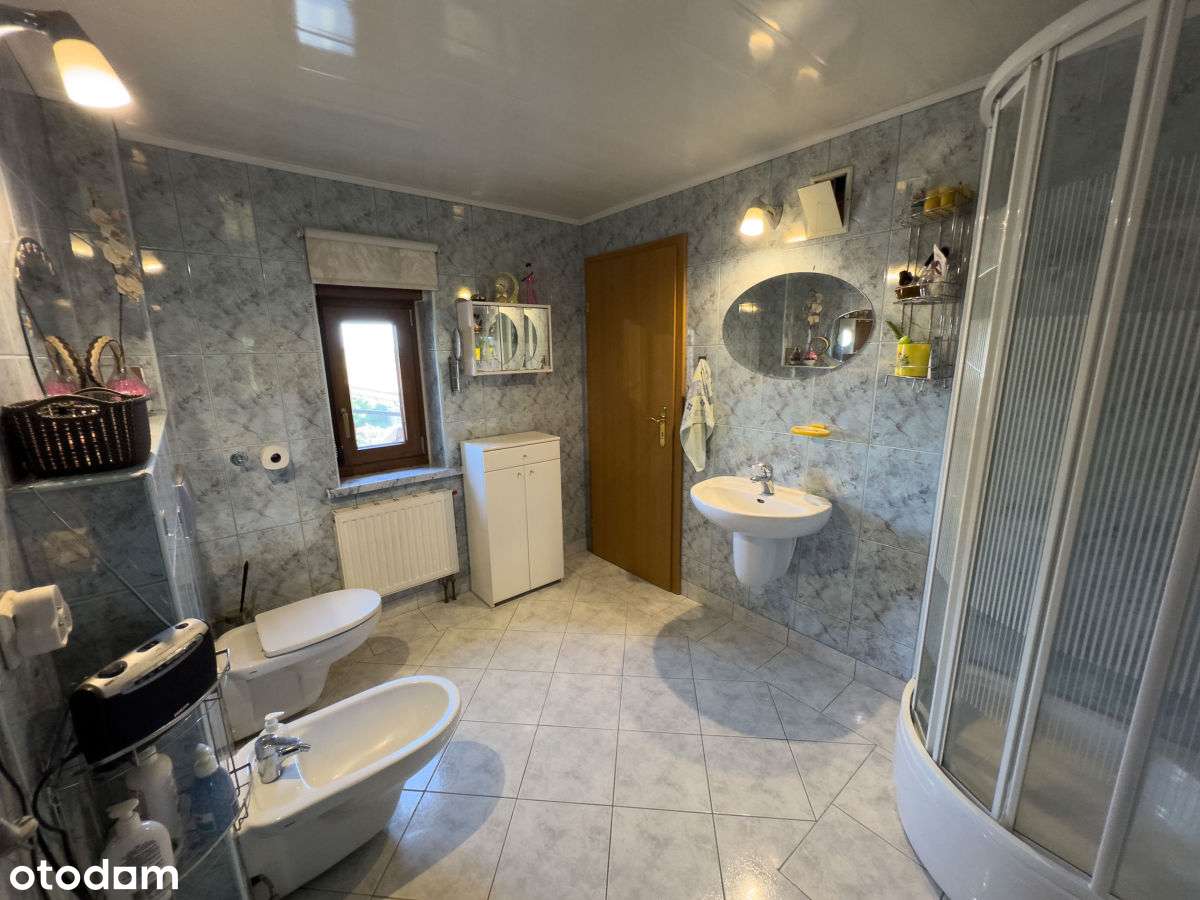 Dom w otoczeniu zieleni Wójcice-12