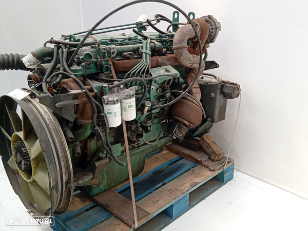 Motor Volvo - - 2