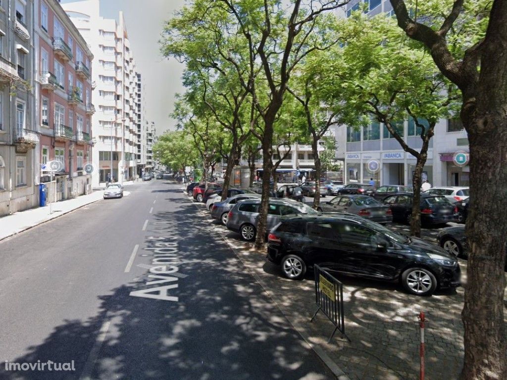 Loja para arrendamento na Avenida 5 de Outubro, Lisboa