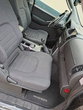 Nissan Pathfinder - 18