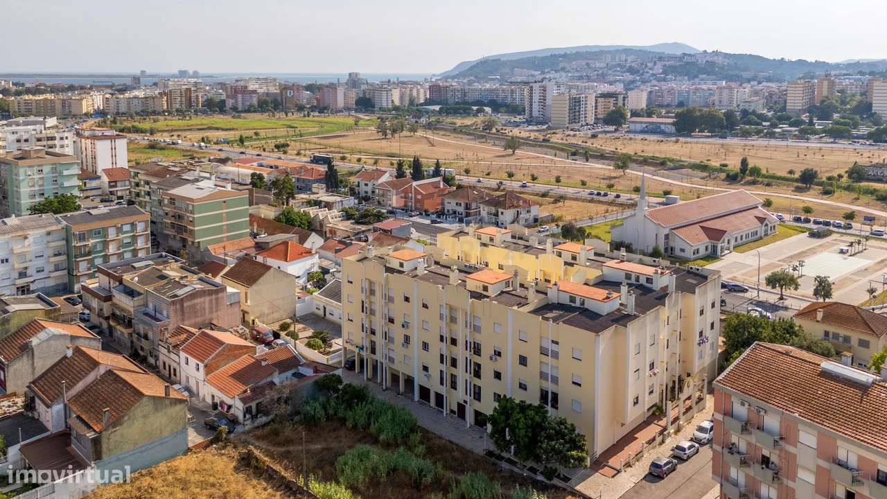 Apartamento T3 com Garagem em São Gabriel-Setubal - Grande imagem: 5/33