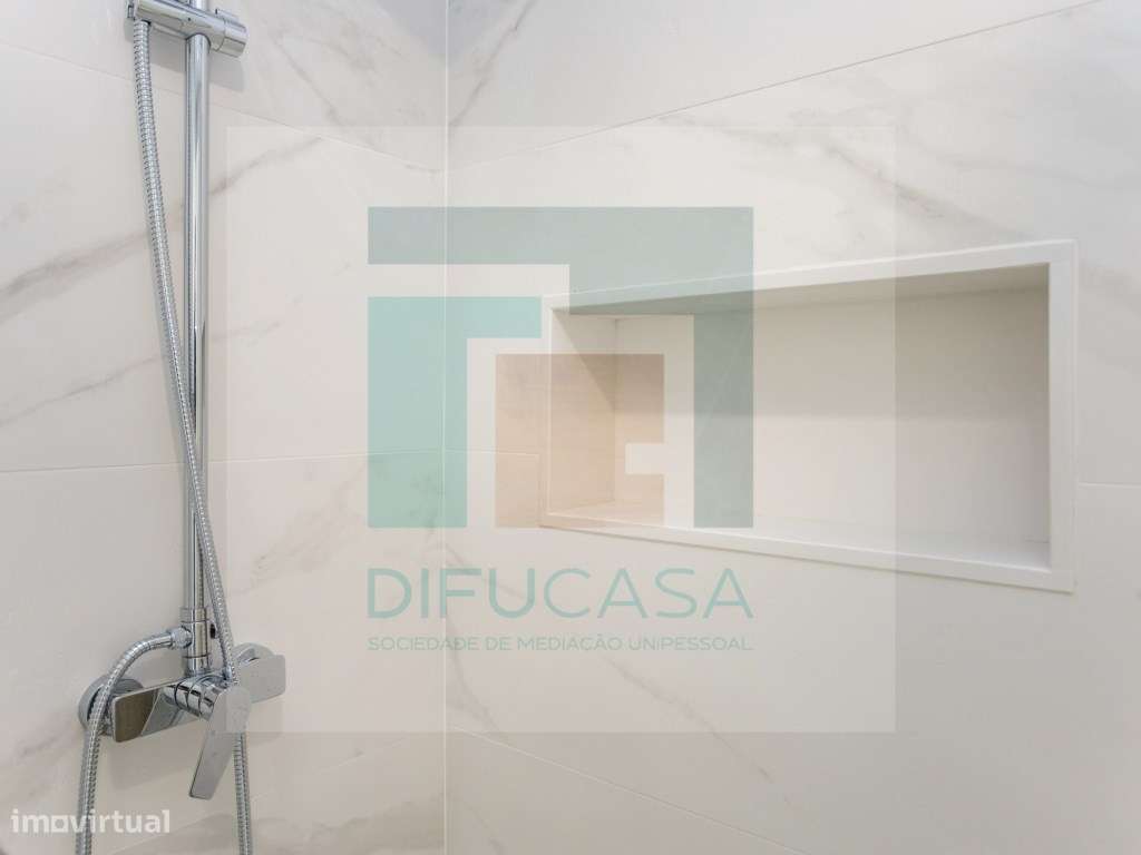 R084_2_Moradia Geminada T3+1-18