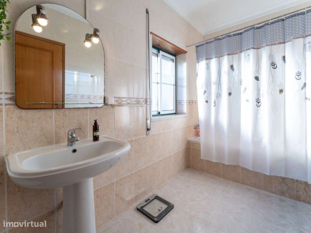 Moradia Geminada T3 Concelho de Alcobaça-19
