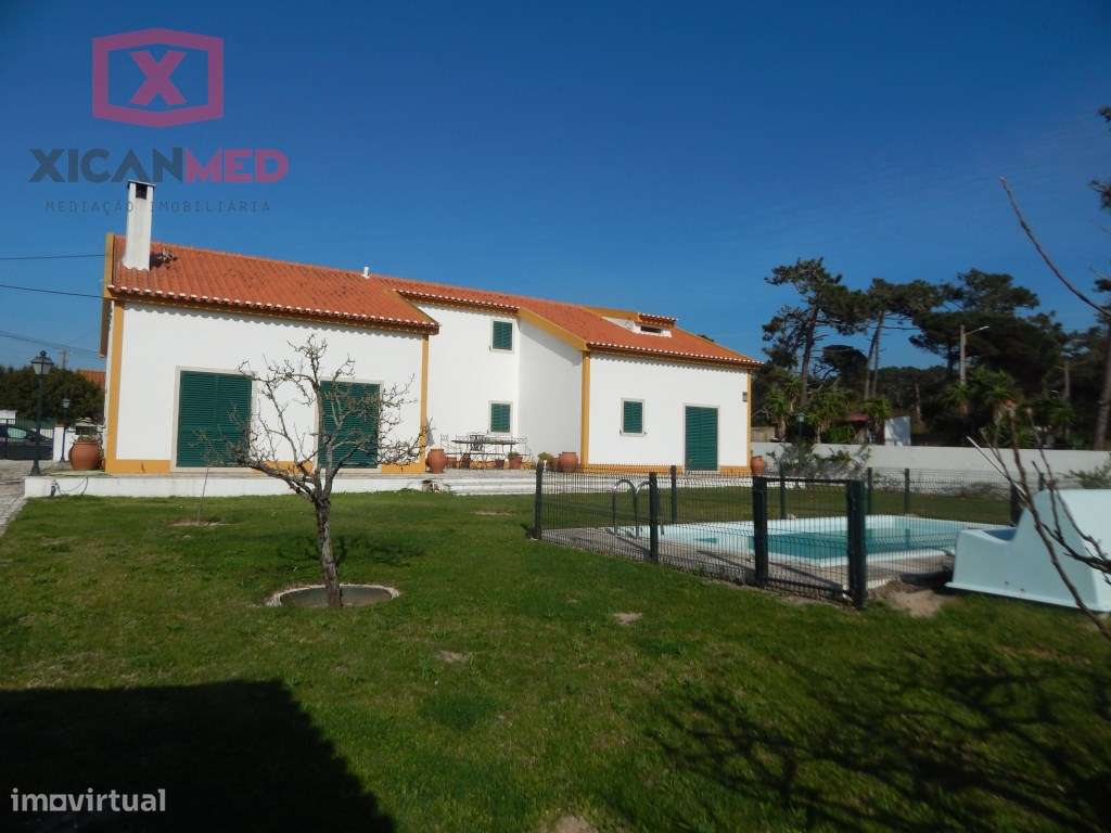 Moradia T4
Moradia Exclusiva com Piscina e Jardim a 15min a pé da ...-5