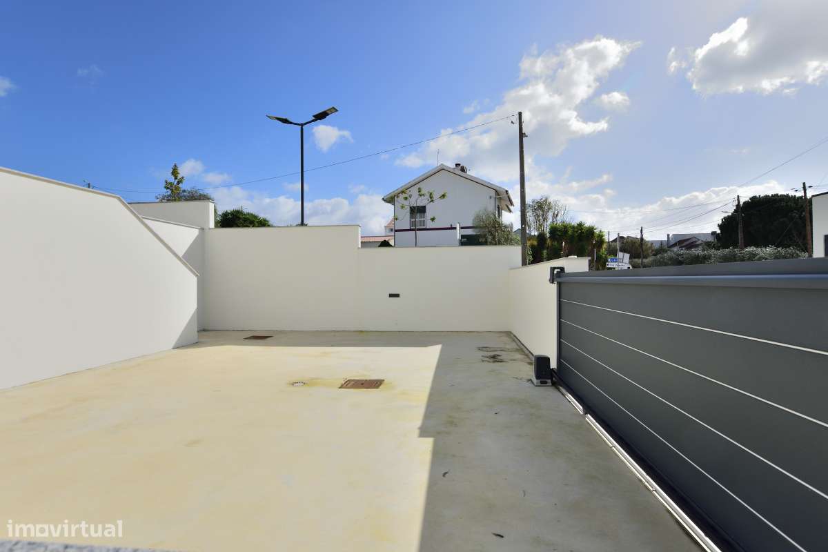 Moradia T4 c/ Certificação Energética A+ | Aveiras de Cima-53