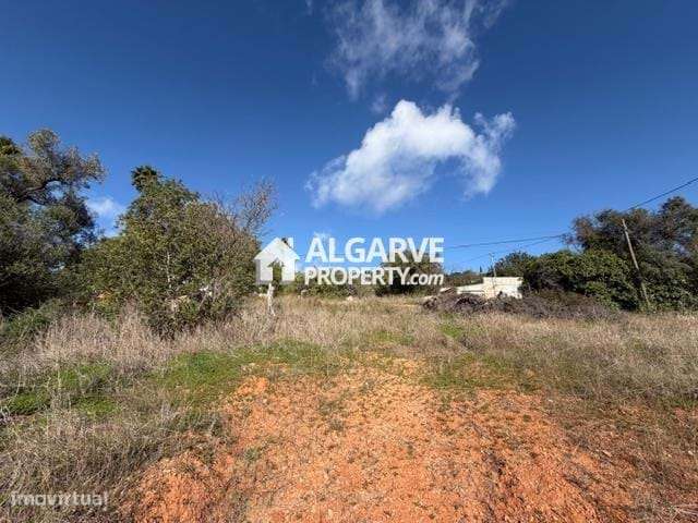 Terreno para construção junto a todas as comodidades, com vistas panor - Grande imagem: 3/8