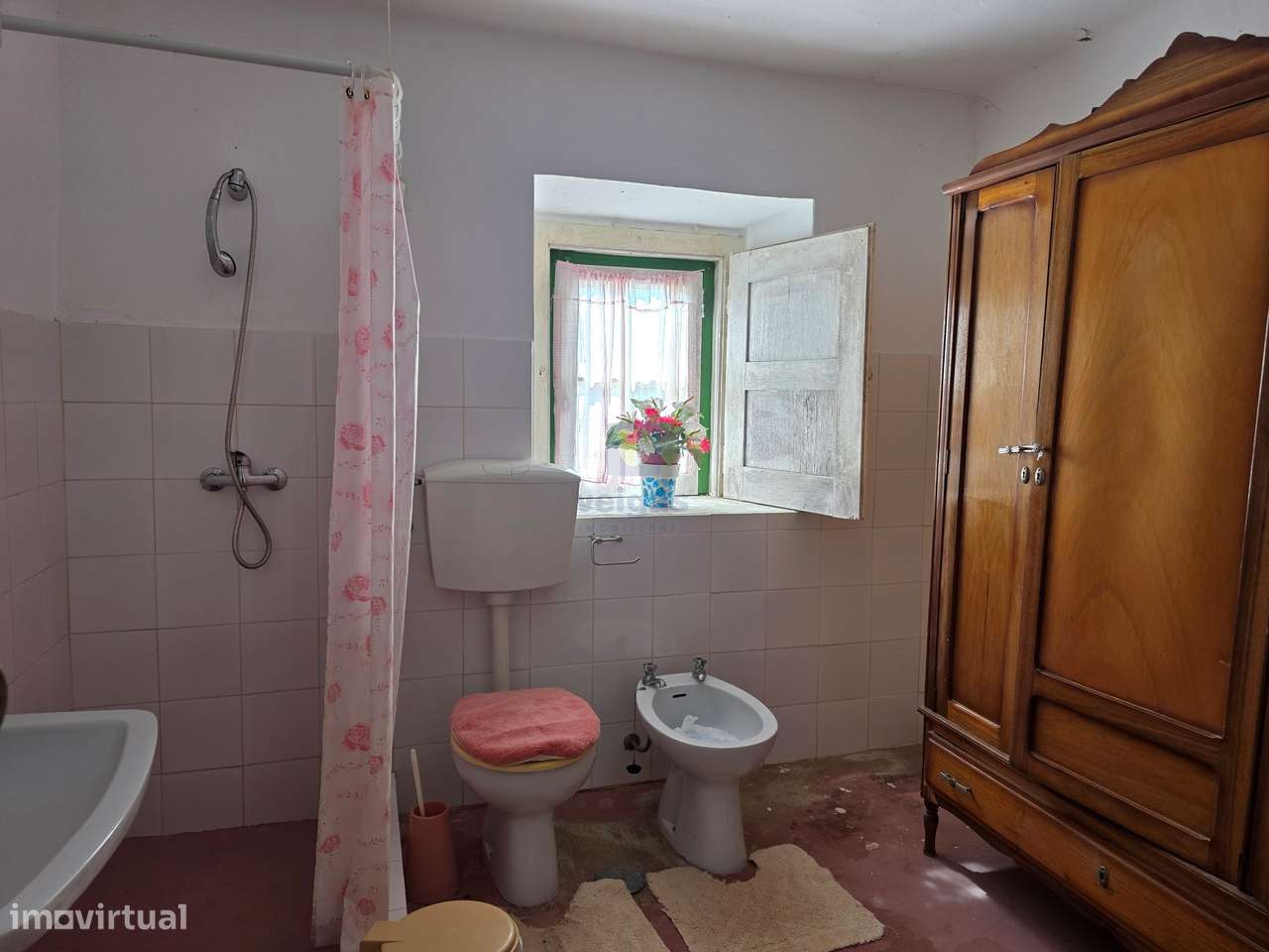 Quintinha com 12.484m2 de Terreno e 260m2 de área bruta. Possibilidad-11