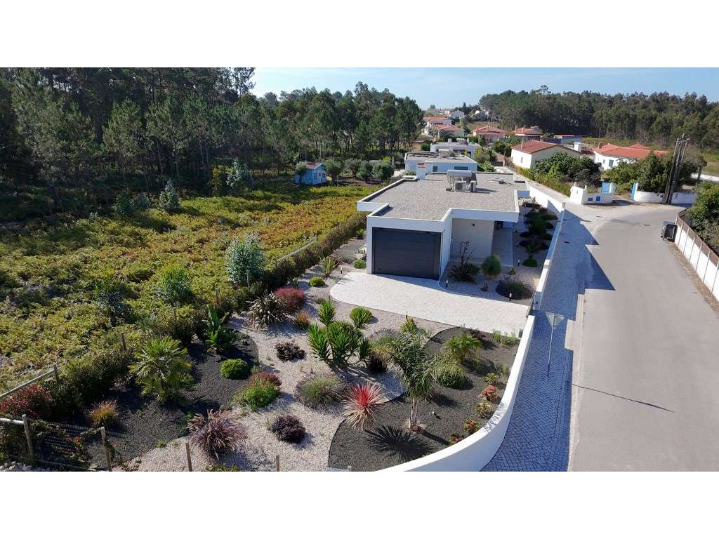 Moradia T4 Contemporânea com Piscina, Jardim e Excelente Localizaçã...-40