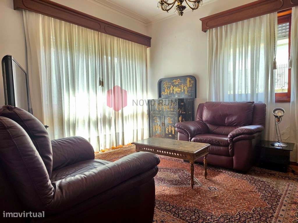 Moradia T6 de 4 frentes em Nogueira da Maia Excelente estado, áreas...-15