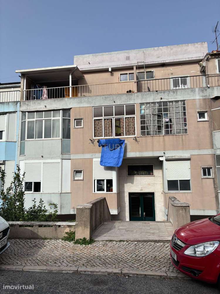 Excelente oportunidade em Queluz – T1 transformado em T2 com elevado p-20