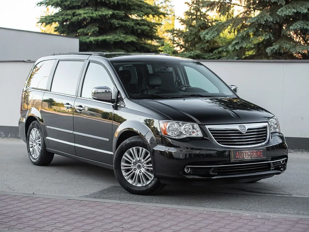 Lancia Voyager 2012