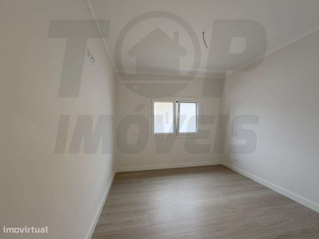Moradia Nova Contemporânea V4 - Foros De Salvaterra - 435.000€-17