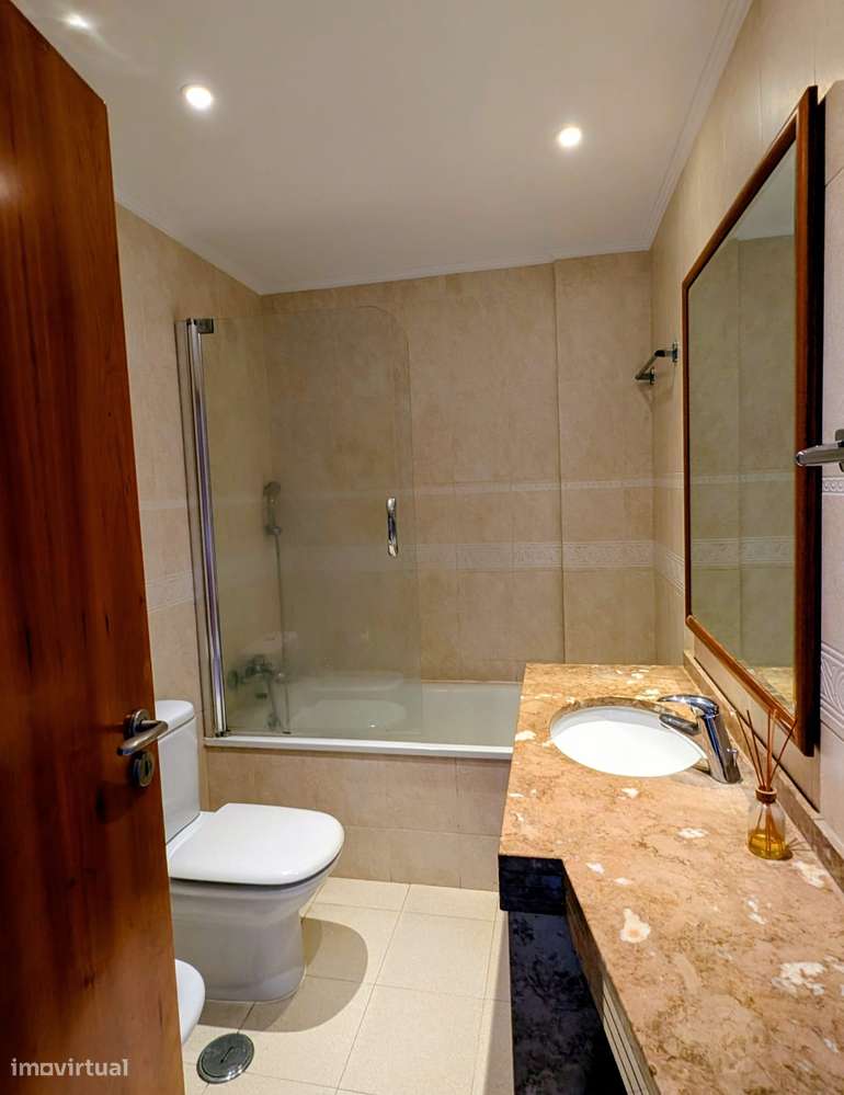 Apartamento T2 com Garagem em Santa Marta do Pinhal, Corroios - Grande imagem: 4/24