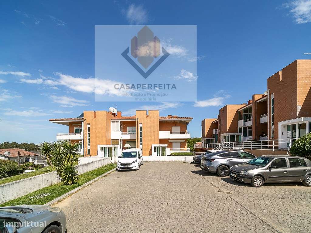 Fabuloso Apartamento T3 de 3 Frentes com Varanda e Box - Avintes-38