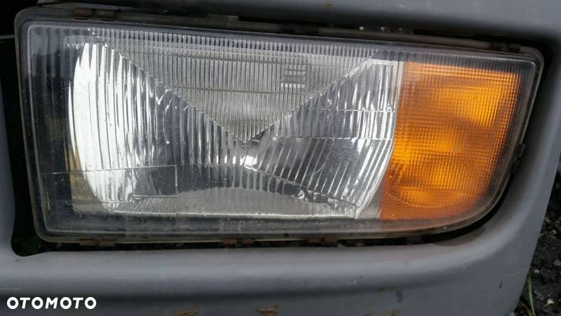 Mercedes Atego  1828 2528 lampa reflektor lewy - 1