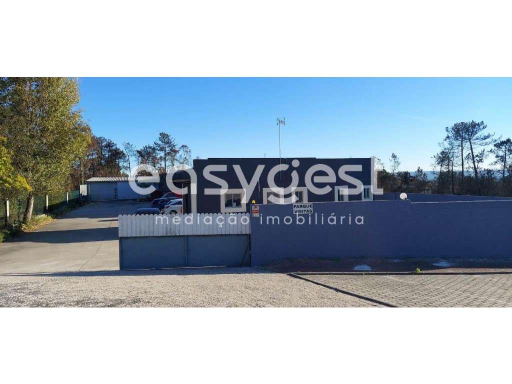 Armazém com 550m2 de construção na Caranguejeira- Leiria - Grande imagem: 4/13