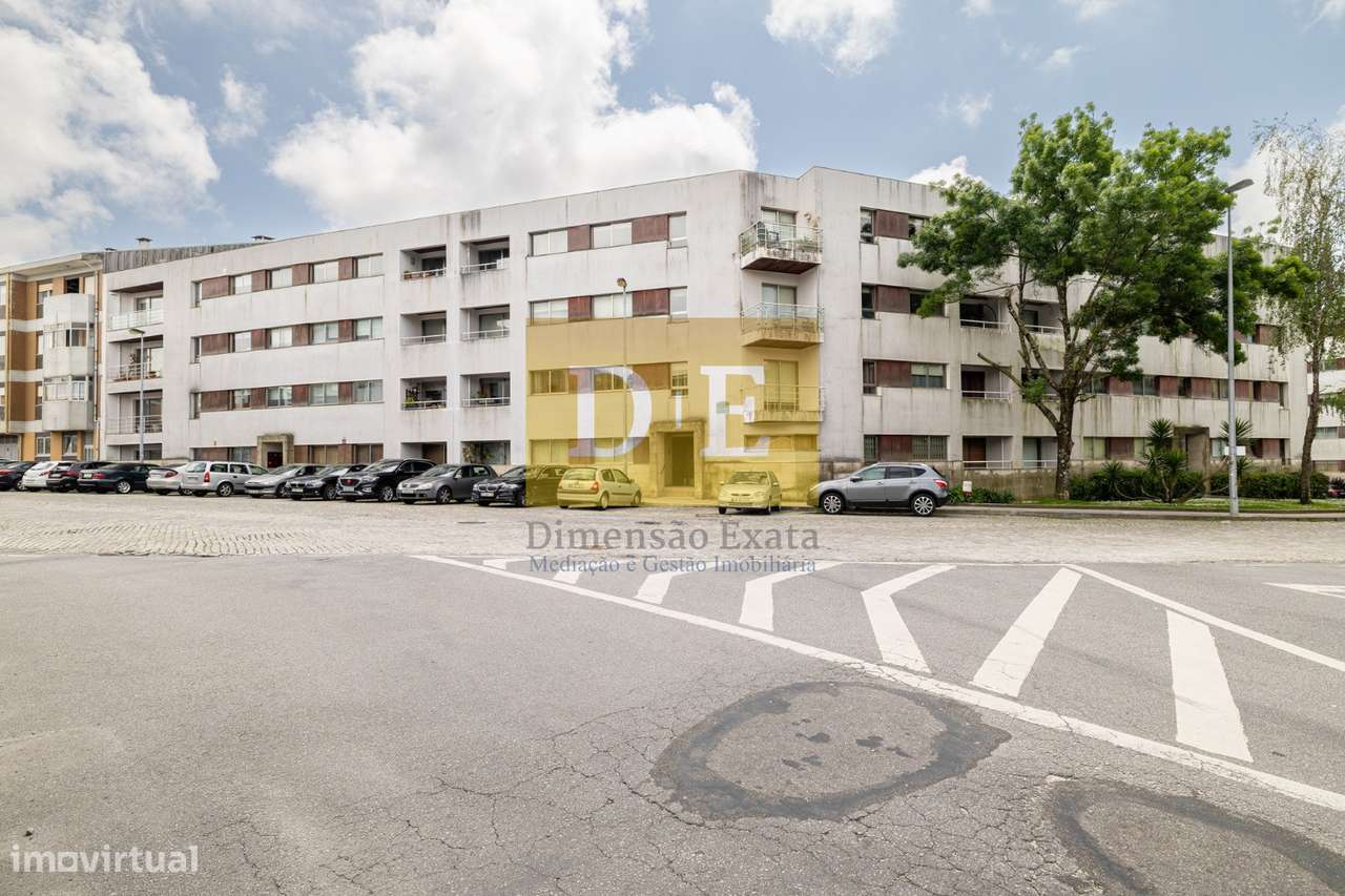 Apartamento T3 em Zona Nobre de Requesende em Ramalde-32