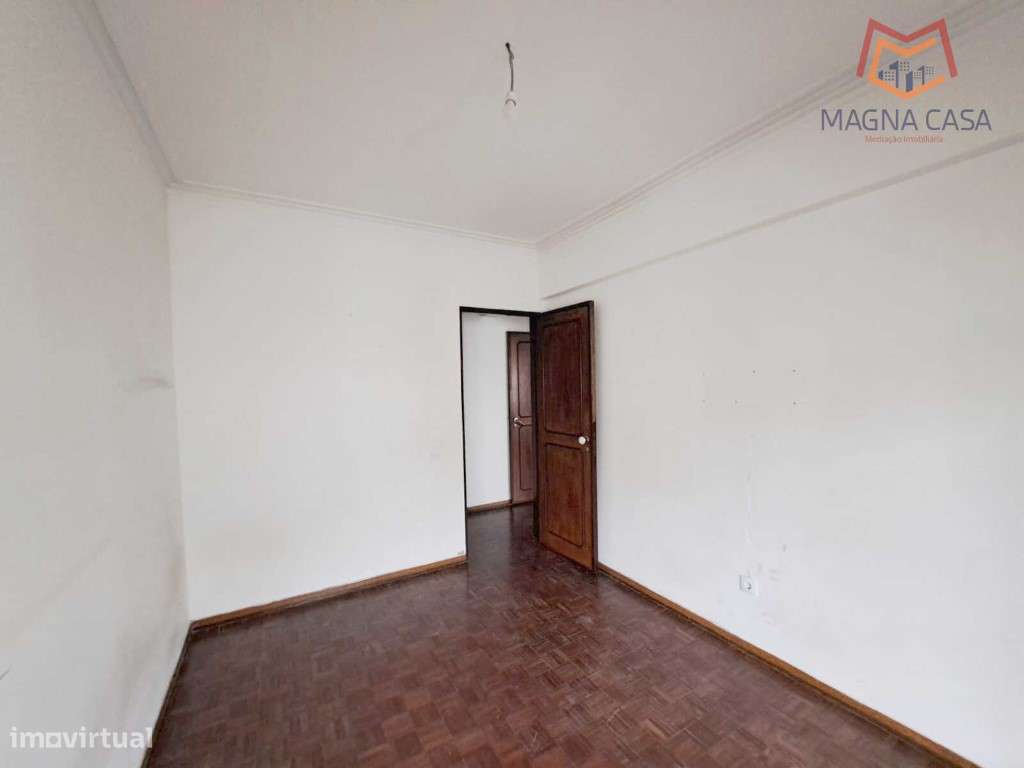 Apartamento T2, próximo a Comércio e Serviços, para venda em Odivel... - Grande imagem: 5/27