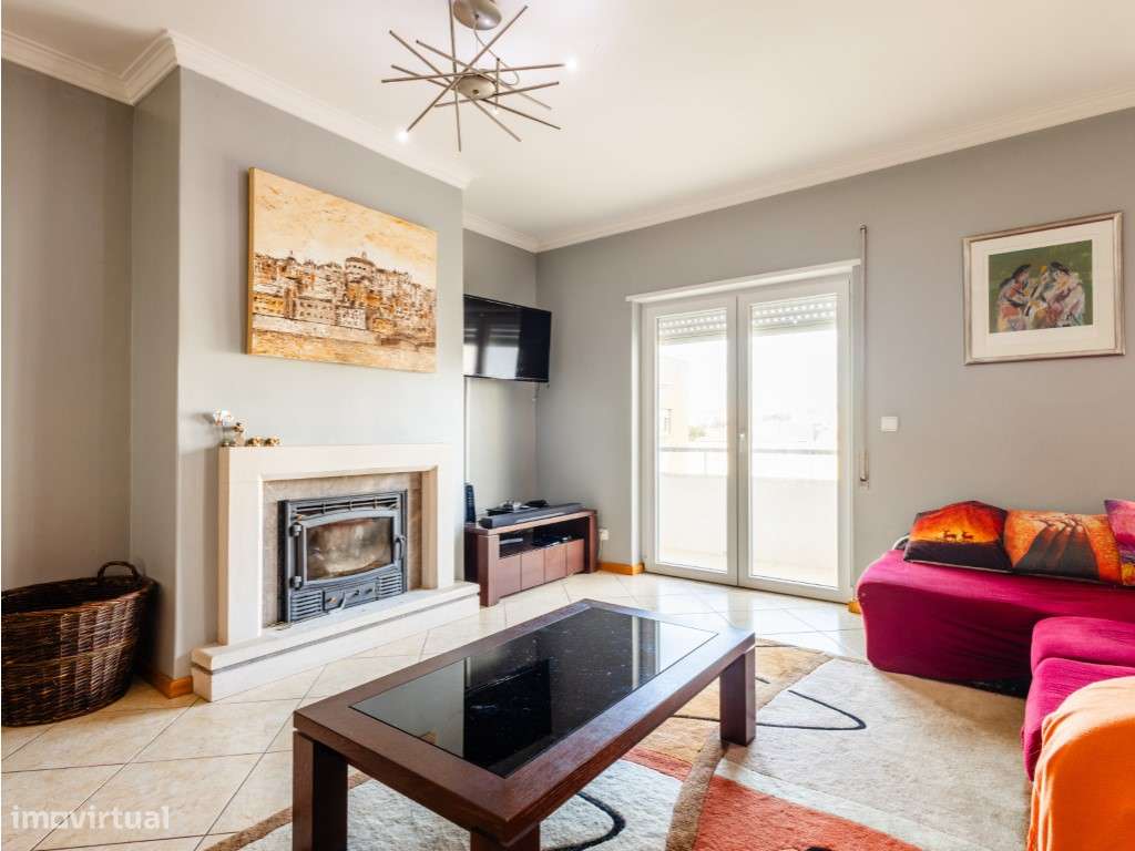 Apartamento T3 com sótão, em Coimbra-19