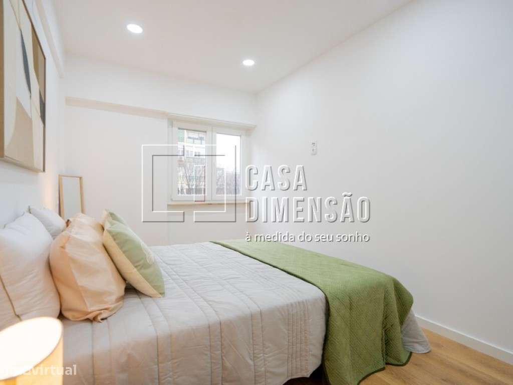 Apartamento de tipologia T3 com varanda, mobilado e equipado em Ben...-37