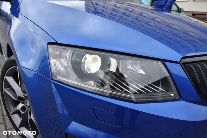 Skoda Octavia Combi 2.0 TDI RS - 3