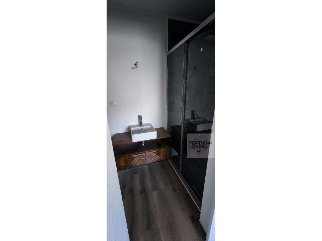 Moradia T1 em banda remodelada em Vila do Bispo-10